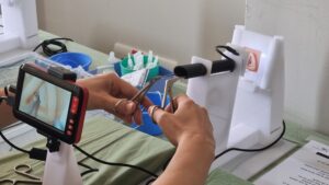 VocaTrainer: הכשרה במיקרוכירורגיה של מיתרי הקול